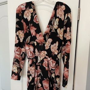 Boutique Floral Romper — size M